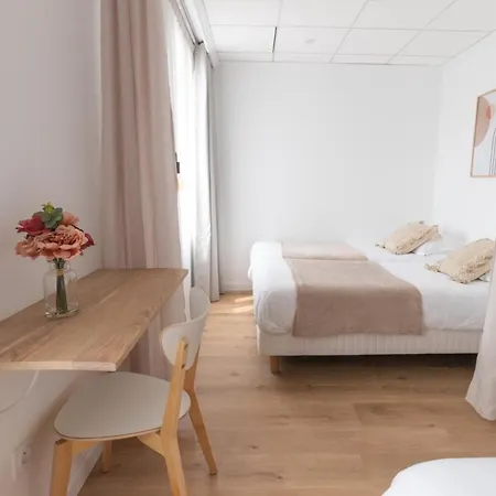 Porte Mars Gare Centre Arena 3* Reims