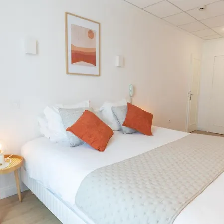 Porte Mars Gare Centre Arena Hotel