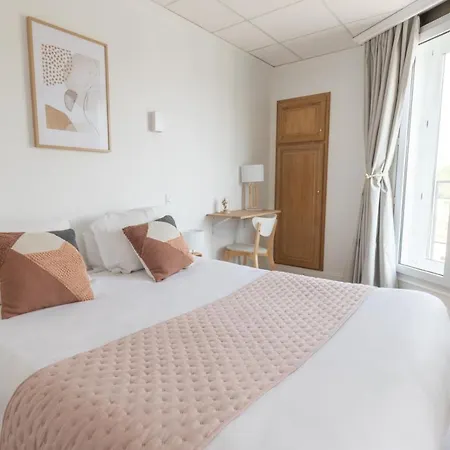 Porte Mars Gare Centre Arena Hotel